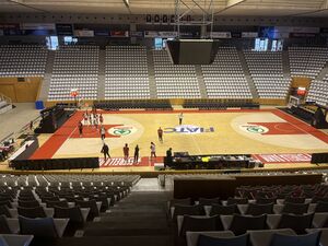 Uni Girona practising at Pavelló Girona-Fontajau